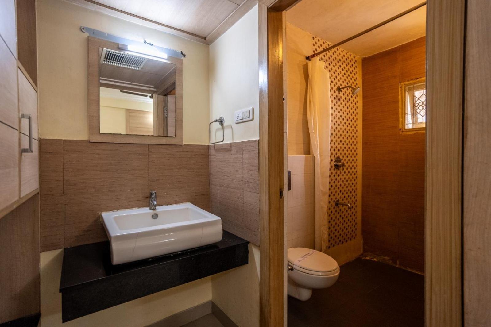 ศรี บารานี โฮเต็ล Hotel ติรุนเนเวลี ภายนอก รูปภาพ
