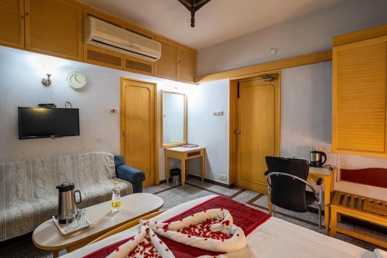 ศรี บารานี โฮเต็ล Hotel ติรุนเนเวลี ภายนอก รูปภาพ