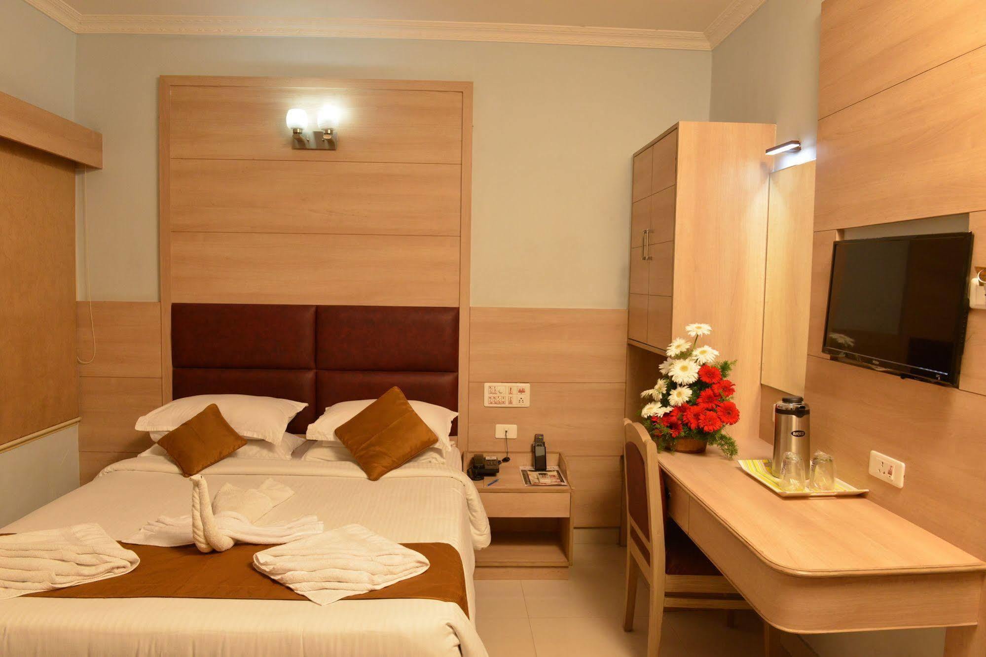 ศรี บารานี โฮเต็ล Hotel ติรุนเนเวลี ภายนอก รูปภาพ